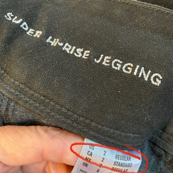 SOLD 🏷 EUC AEO Super Hi-Rise Black Jegging - Picture 2 of 7